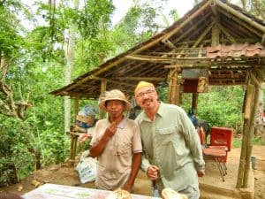 <h3> Bali Screenwriting Retreat – The First Five Days!</h3> <a href="http://www.writeyourscreenplay.com/2011/10/05/bali-screenwriting-retreat-the-first-five-days/">henry and local</a>